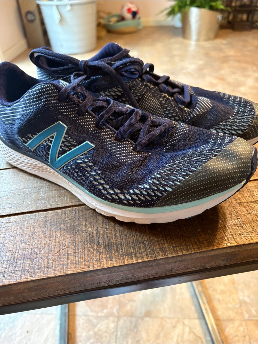 Womans Size 11 New Balance Navy Sneakers with Teal Accent